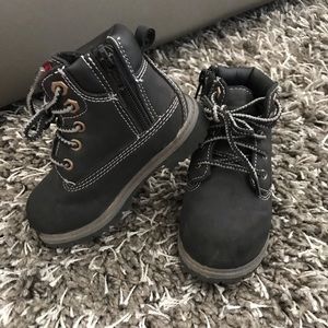Toddler boy 8C boots
